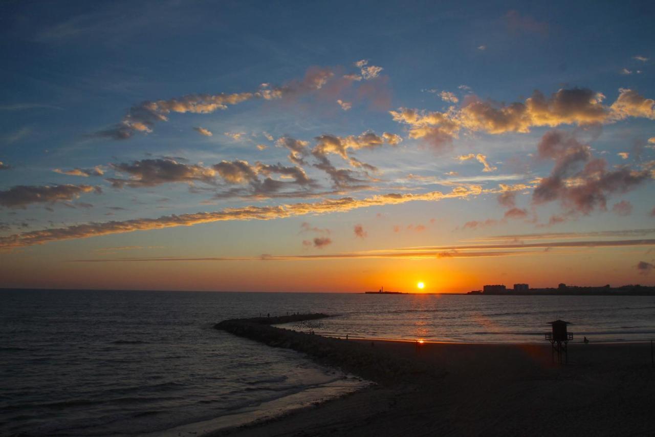 Apartamento Ventanal Al Mar Cádiz Exteriör bild